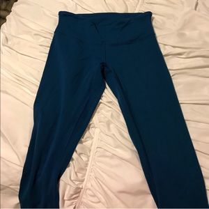 Lululemon size 6 wunder unders